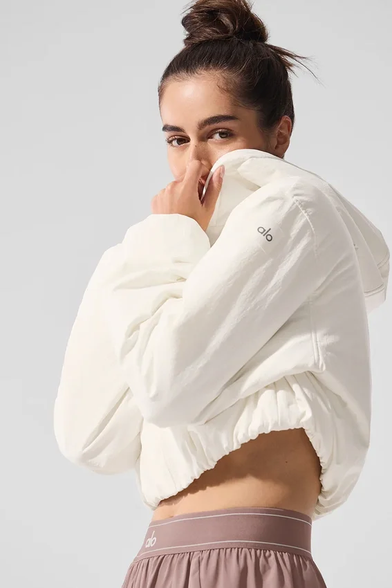 Kürzer „Mountain Peak“-Hoodie mit durchgehendem Reißverschluss – Elfenbein