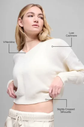 Kürzer „New Class“-Pullover mit V-Ausschnitt aus Wolle und Kaschmir – Elfenbein