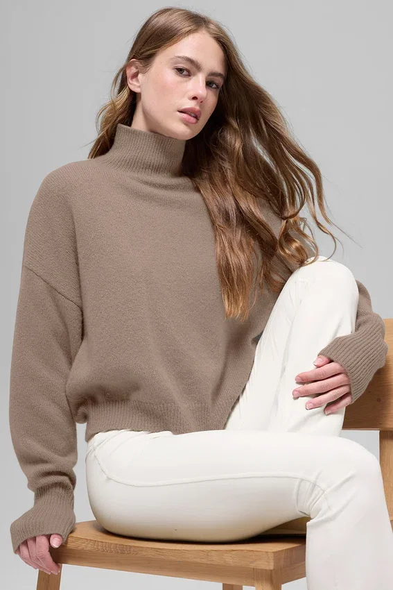Kürzer „New Class“-Rollkragen-Pullover aus Wolle und Kaschmir – Chai Latte