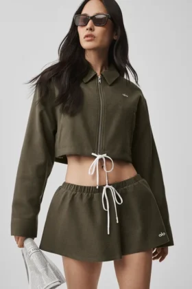 Kurze „Fan Favorite“-Jacke mit durchgehendem Reißverschluss – Olive Tree