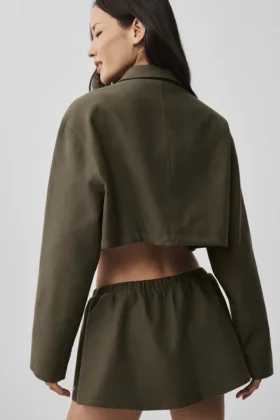 Kurze „Fan Favorite“-Jacke mit durchgehendem Reißverschluss – Olive Tree
