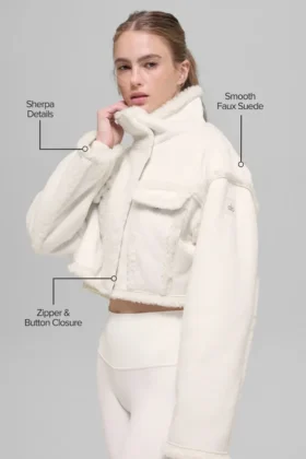 Kurze Jacke aus Kunstlammfell „Snowfall“ – Elfenbein