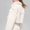 Kurze Jacke aus Kunstlammfell „Snowfall“ – Elfenbein