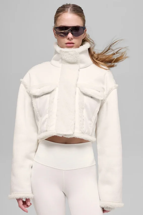 Kurze Jacke aus Kunstlammfell „Snowfall“ – Elfenbein