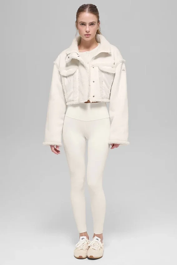 Kurze Jacke aus Kunstlammfell „Snowfall“ – Elfenbein