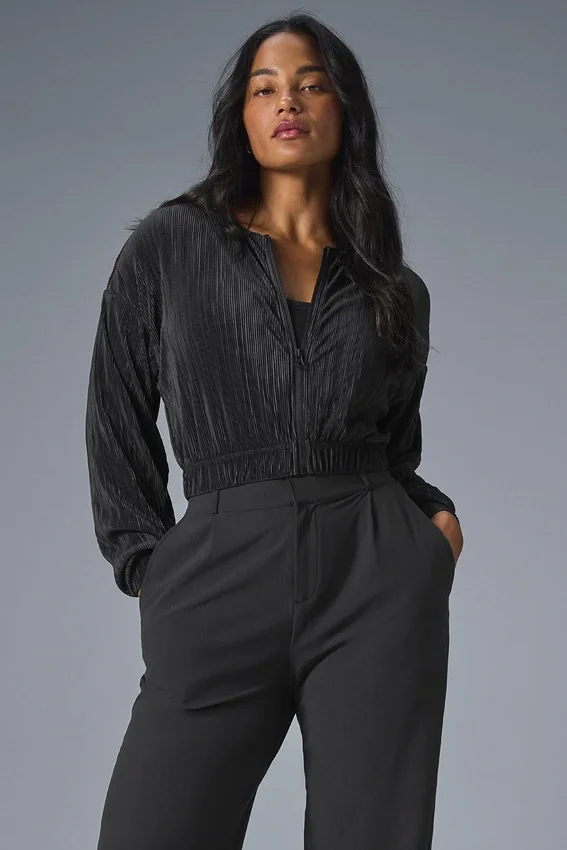 Kurze Micro-Plissee-Jacke – Schwarz
