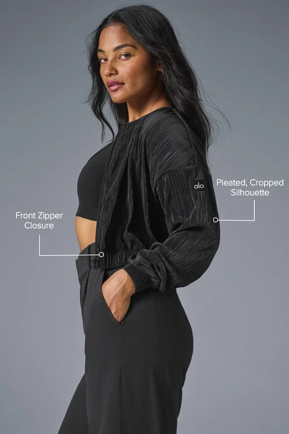 Kurze Micro-Plissee-Jacke – Schwarz