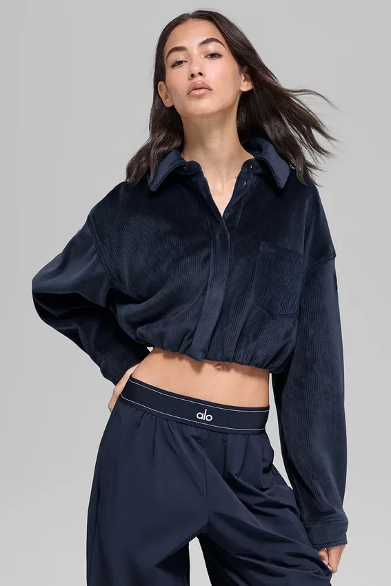 Kurze „Mountain Side“-Jacke aus geripptem Velours – Navy