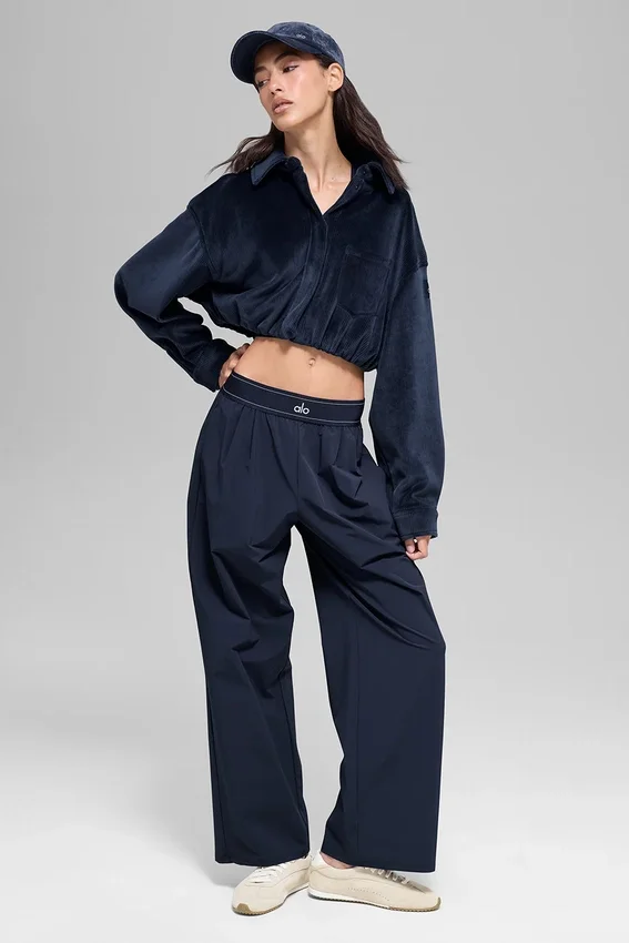 Kurze „Mountain Side“-Jacke aus geripptem Velours – Navy