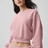 Kurzer Accolade-Pullover mit Rundhalsausschnitt – Vintage-Pink