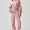 Kurzer Accolade-Pullover mit Rundhalsausschnitt – Vintage-Pink