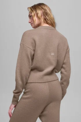 Kurzer „New Class“-Pullover mit Rundhalsausschnitt aus Wolle und Kaschmir – Chai Latte