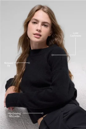 Kurzer „New Class“-Pullover mit Rundhalsausschnitt aus Wolle und Kaschmir – Schwarz