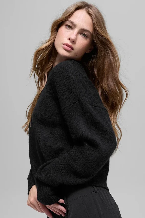 Kurzer „New Class“-Pullover mit Rundhalsausschnitt aus Wolle und Kaschmir – Schwarz