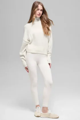 Kurzer Rollkragenpullover „New Class“ aus Wolle und Kaschmir – Elfenbein