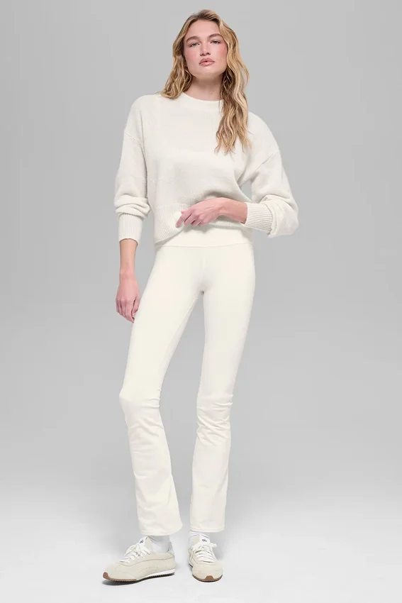 Kurzer Rundhals-Pullover „New Class“ aus Wolle und Kaschmir – Elfenbein
