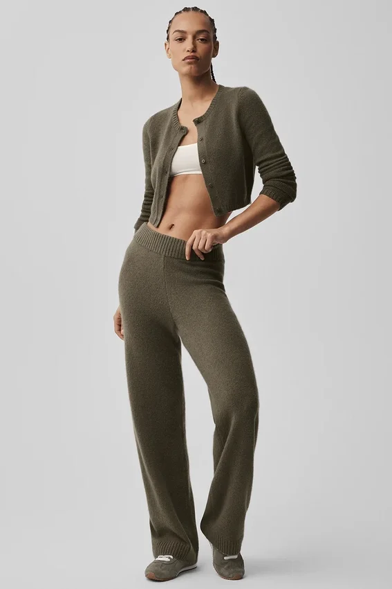 Kurzer Strickcardigan „New Class“ aus Wolle und Kaschmir – Olive Tree
