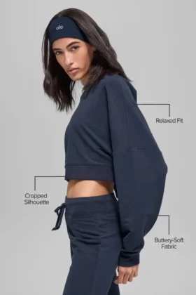 Kurzer Sway-Pullover mit Rundhalsausschnitt – Marineblau