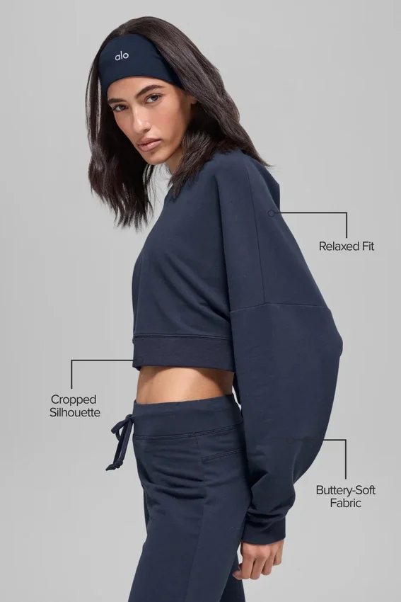 Kurzer Sway-Pullover mit Rundhalsausschnitt – Marineblau