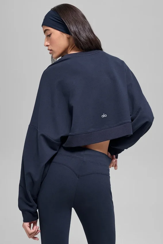 Kurzer Sway-Pullover mit Rundhalsausschnitt – Marineblau