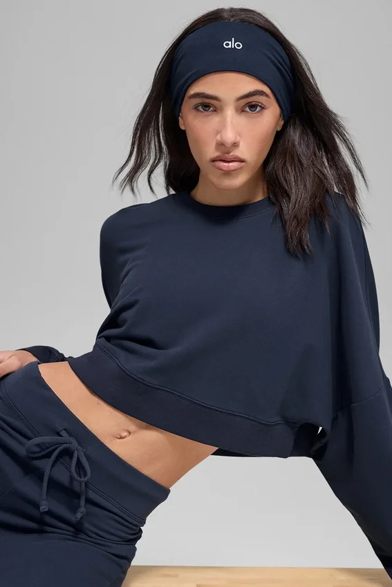 Kurzer Sway-Pullover mit Rundhalsausschnitt – Marineblau
