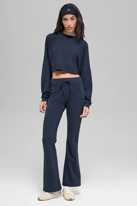 Kurzer Sway-Pullover mit Rundhalsausschnitt – Marineblau