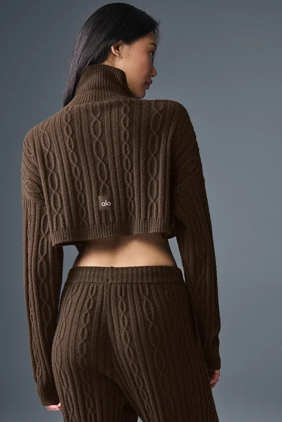 Kurzer Winter Bliss-Rollkragenpullover mit Zopfmuster und Langarmshirts – Espresso