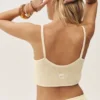Kurzes „Heat Wave“-Top aus Seide und Kaschmir – Sandy Beige