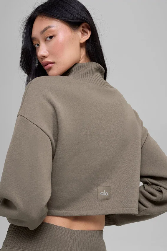Kurzes „Serenity“-Oberteil – Light Cocoa