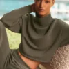 Kurzes „Serenity“-Strandkleid – Olive Tree