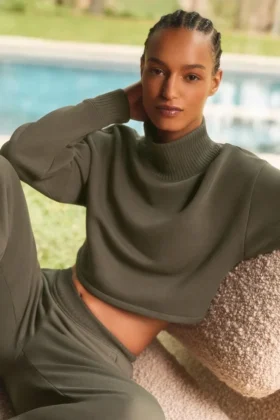 Kurzes „Serenity“-Strandkleid – Olive Tree