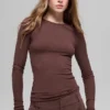 Langarmshirt aus geripptem Modal – Brownstone