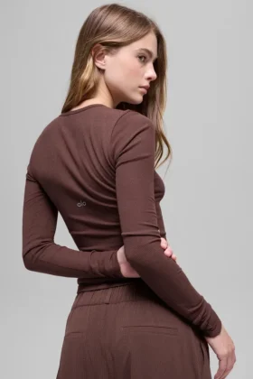 Langarmshirt aus geripptem Modal – Brownstone