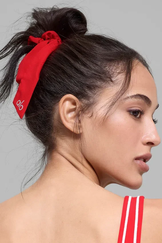 „Love Knots“ Haargummi mit Schleife – leuchtendes Rot