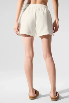 Low Key Sweat-Shorts – Elfenbein