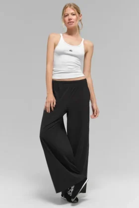 Luftige Hose mit weitem Bein (Regular) – Schwarz
