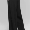 Luftige Hose mit weitem Bein (Regular) – Schwarz