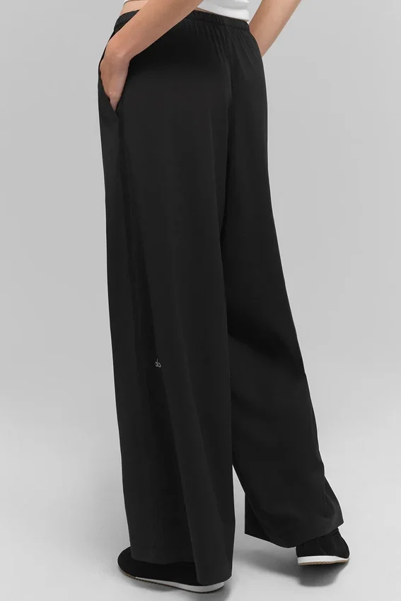 Luftige Hose mit weitem Bein (Regular) – Schwarz