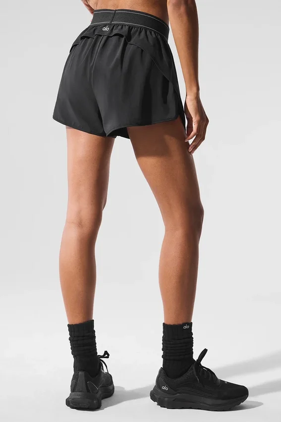 Match Point Shorts – Schwarz