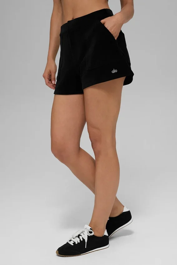 „Micro Corduroy on Duty“-Shorts – Schwarz