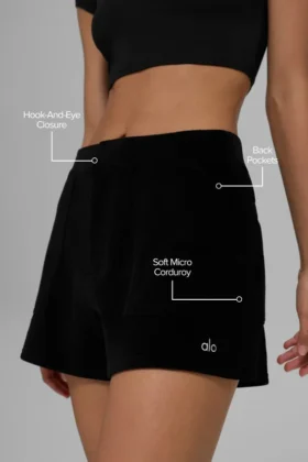 „Micro Corduroy on Duty“-Shorts – Schwarz