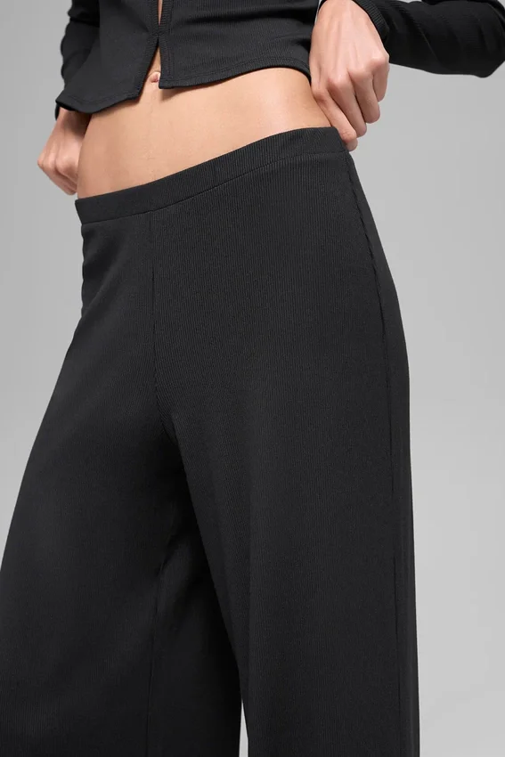 Mid-Rise Dreamlight Straight Hose – Schwarz