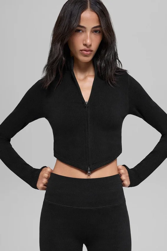 Nahtlose zweifarbige Rippstrickjacke – Schwarz