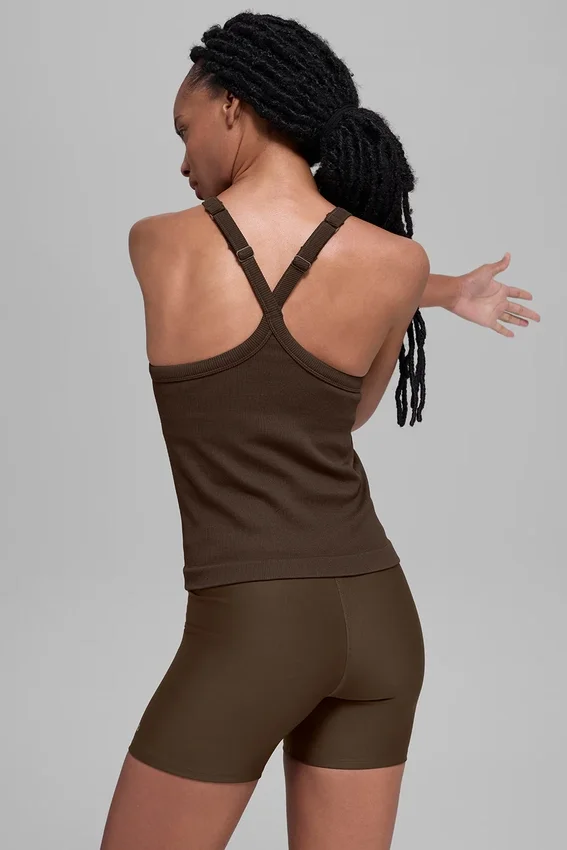 Nahtloses, geripptes „Favorite“ Top mit integriertem BH – Espresso