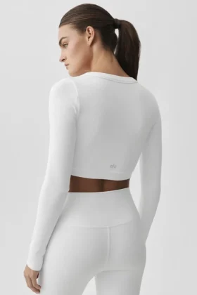 Nahtloses, geripptes, kurzes „Serene“-Langarmshirt – Weiß
