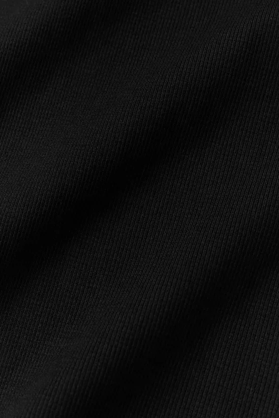 Nahtloses, geripptes Modal-Kurzarmshirt – Schwarz