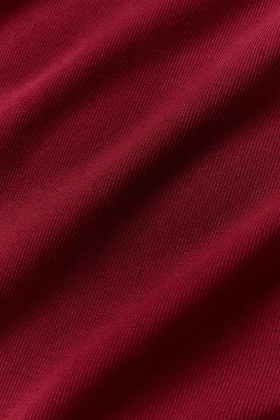 Nahtloses, geripptes Modal-Shirt mit Kurzarmshirts – „Summer Romance Red“