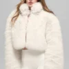 Opulente, kurze Kunstfelljacke – Elfenbein