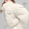 Opulente, kurze Kunstfelljacke – Elfenbein