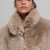 Opulente, kurze Kunstfelljacke – Hafer